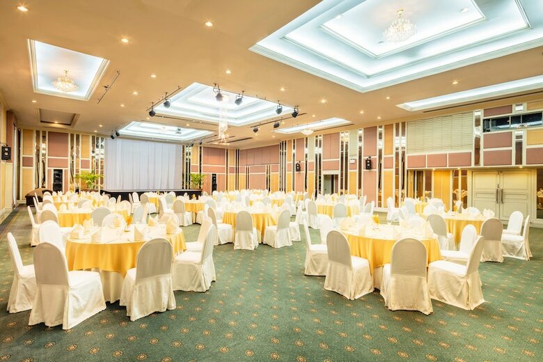 Hotel Cholchan Pattaya Beach Resort
