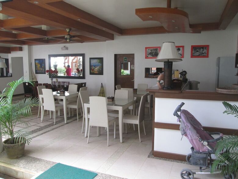 Hotel Giulius Boracay Italian Resort