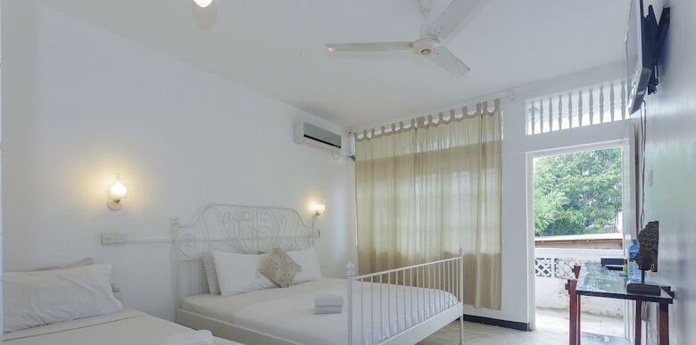 Royce Boutique Hotel