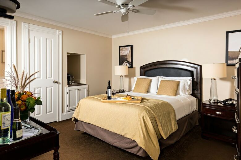 Hotel Crowne Pointe Historic Inn & Spa - Adults Only