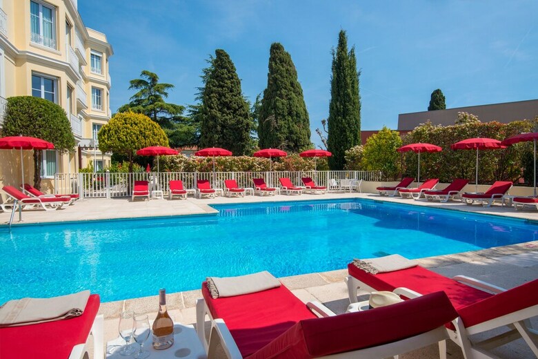 Hotel H�tel Carlton