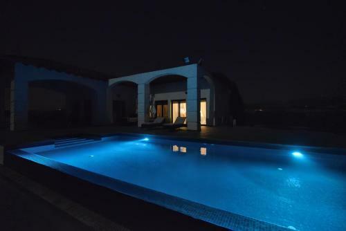 Villa Olivo Maroni