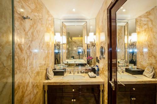 Hebei Hotel Apartment Building