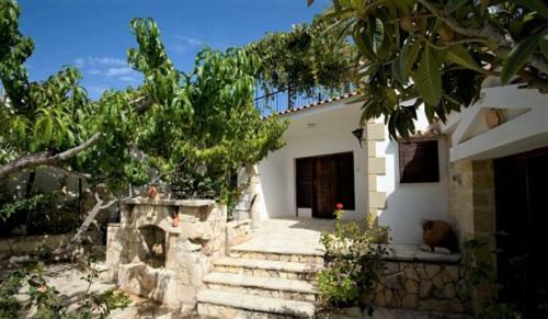 Rose Garden Villa Peristerona