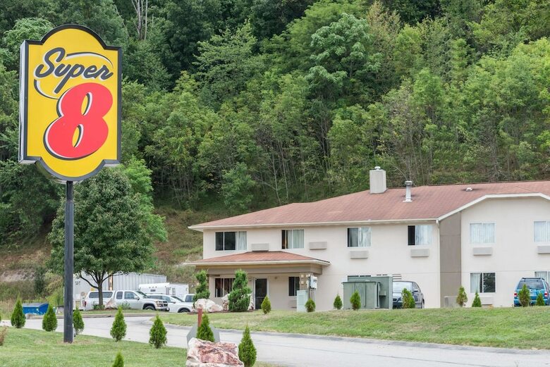 Hotel Super 8 By Wyndham Pittsburgh/monroeville