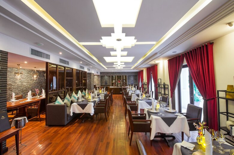 Hotel The Privilege Floor By Lotus Blanc