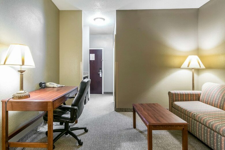 Hotel Comfort Suites