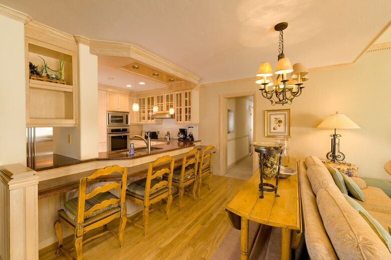 Hotel Vail's Mountain Haus