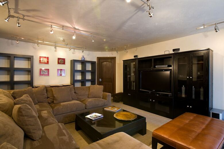 Hotel Vail's Mountain Haus
