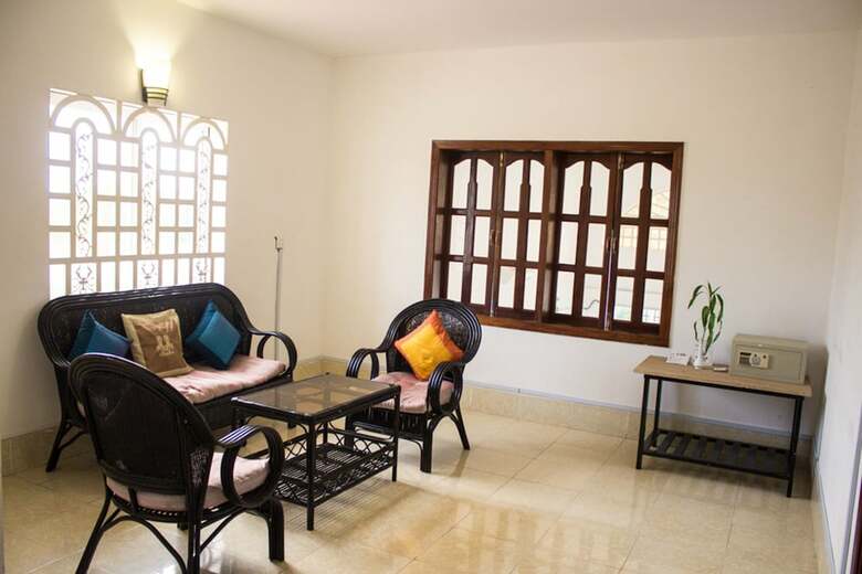 Hotel Overflow Guesthouse