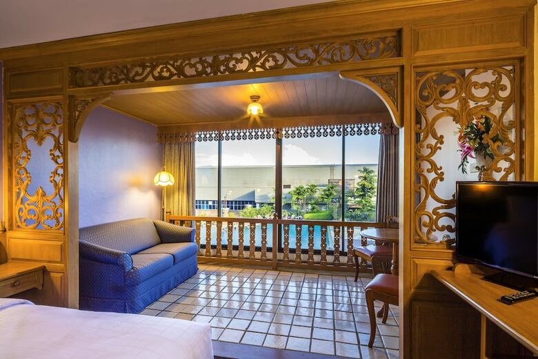 Lotus Hotel Pang Suan Kaew