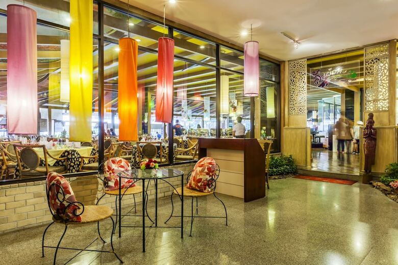 Lotus Hotel Pang Suan Kaew