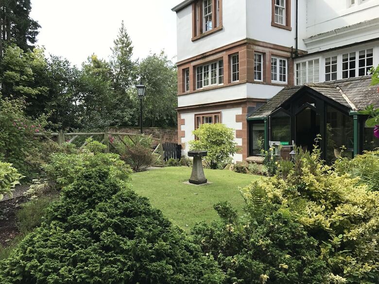 Crown Hotel