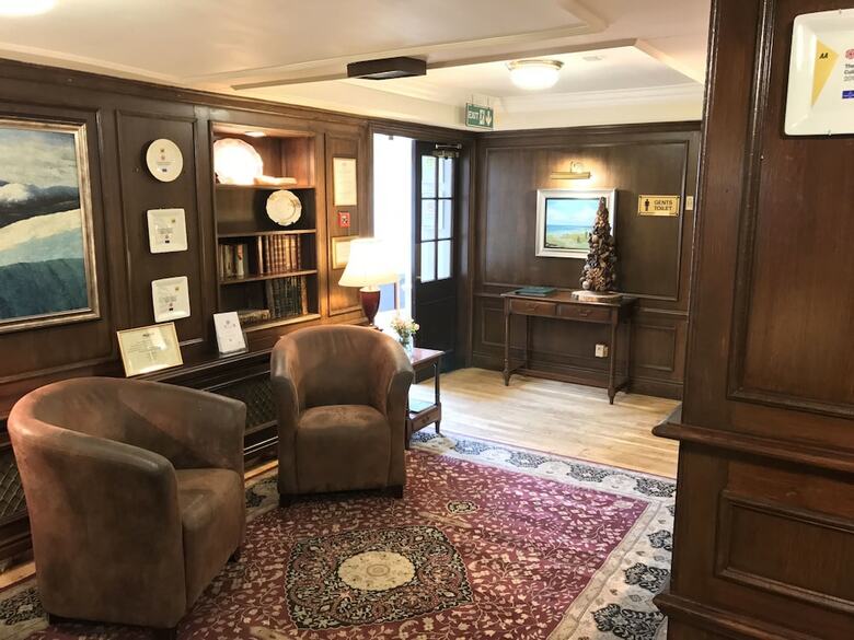 Crown Hotel
