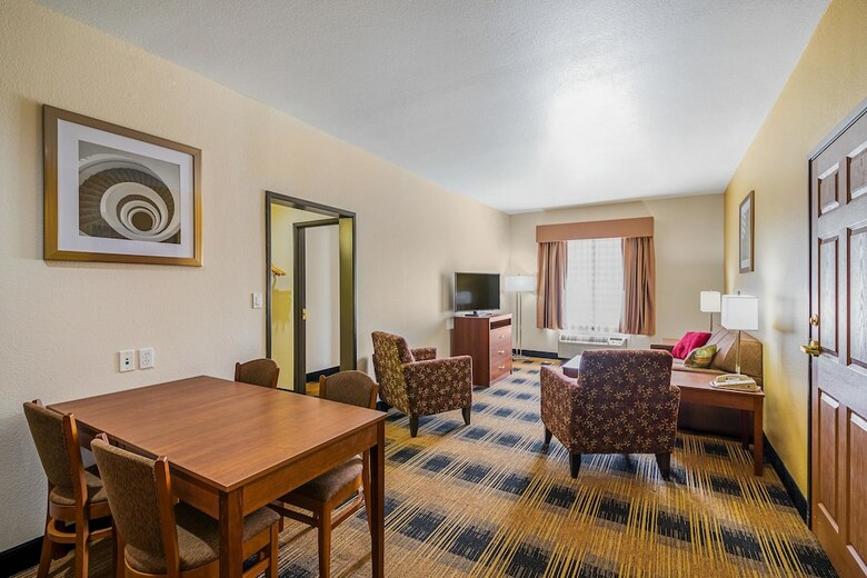 Hotel Quality Inn & Suites