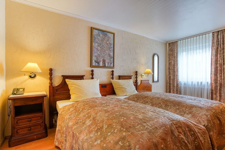 Ff&e Hotel Bavaria