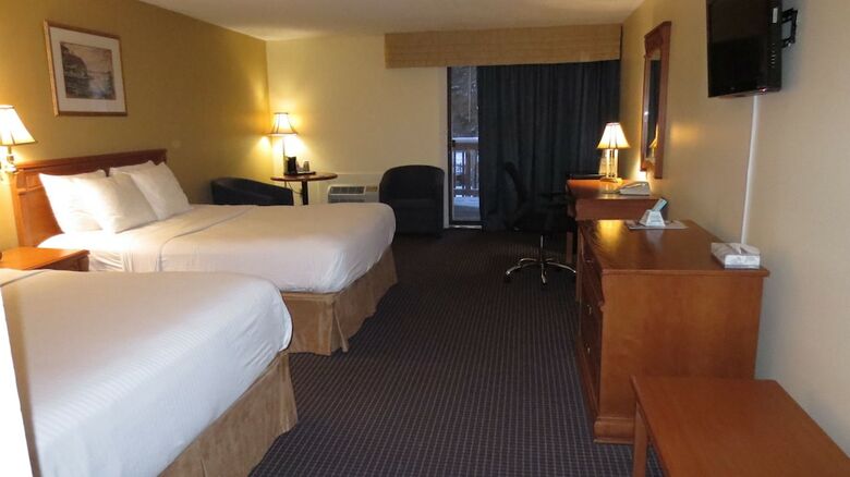 Hotel Country Squire Resort