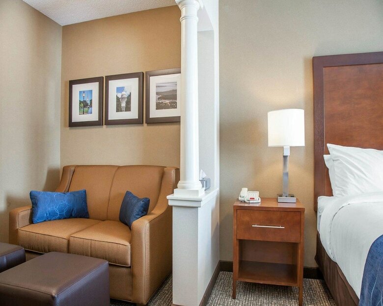 Hotel Comfort Suites West Warwick - Providence
