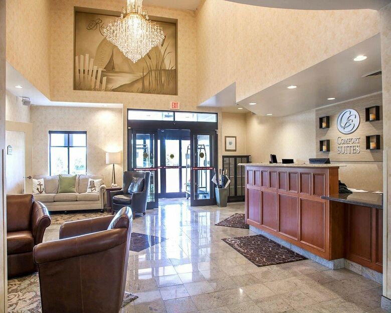 Hotel Comfort Suites West Warwick - Providence