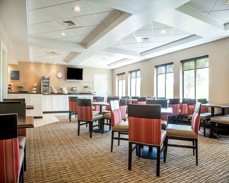 Hotel Comfort Suites West Warwick - Providence