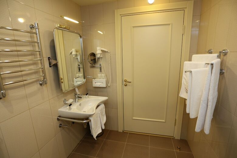 Izmailovo Alfa Hotel