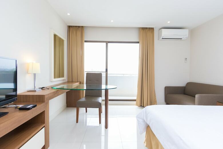 Thomson Hotel Huamark