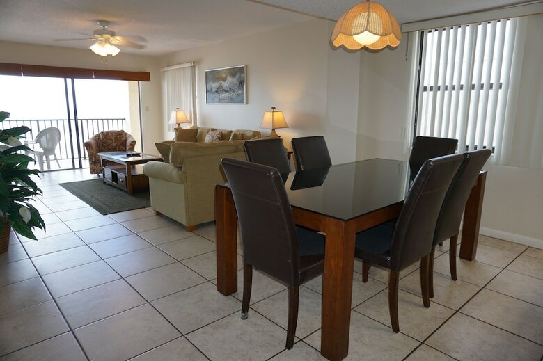 Las Brisas Condominiums