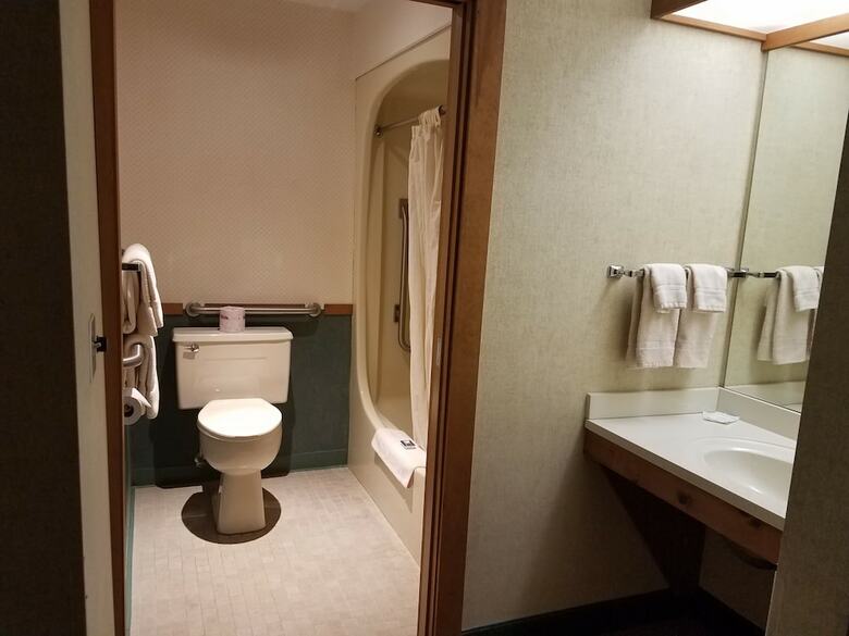 Hotel Commodores Inn