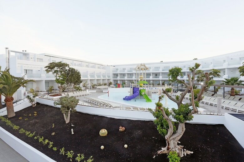 Hotel Aequora Lanzarote Suites