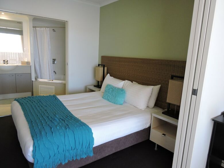 Ettalong Beach Premium Waterview Apartments