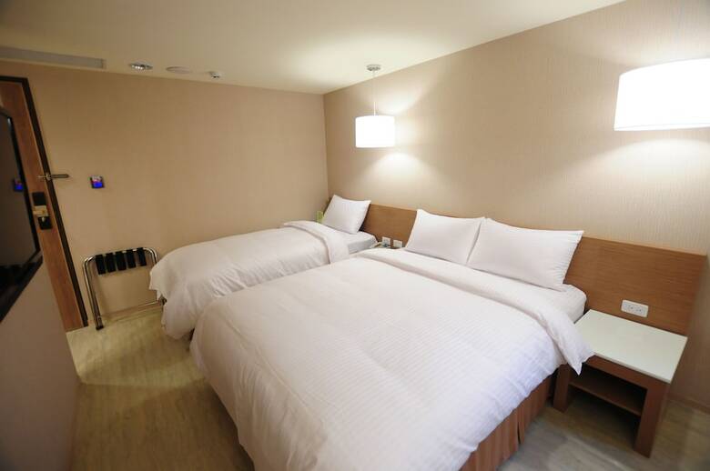 Kindness Hotel - Tainan Chihkan Tower