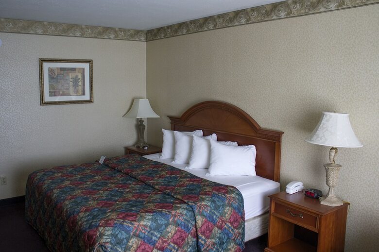 Le Ritz Hotel And Suites