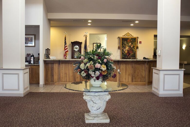 Le Ritz Hotel And Suites