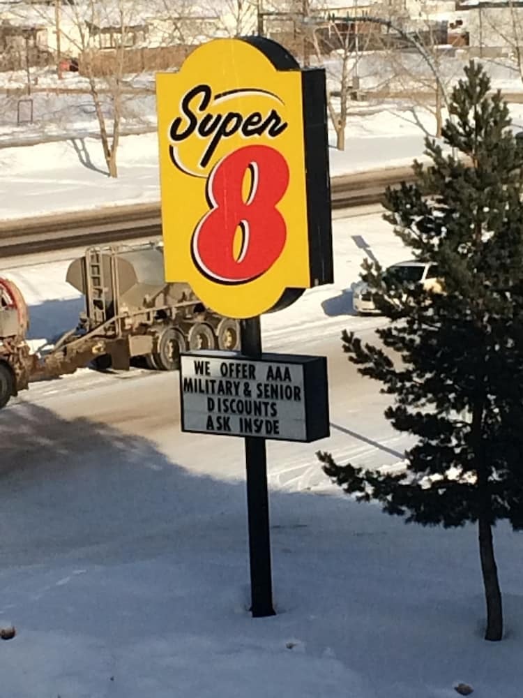 Hotel Super 8 By Wyndham Fort Nelson Bc