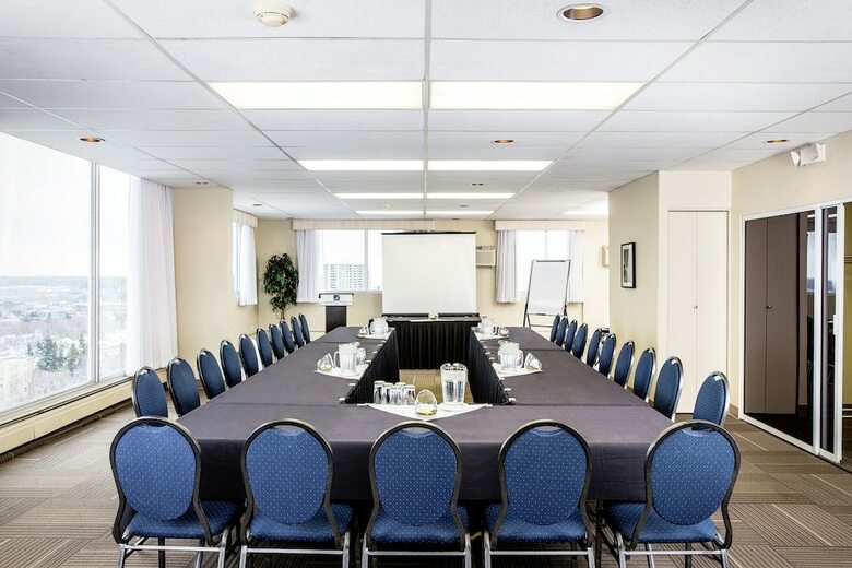 Campus Tower Suite Hotel