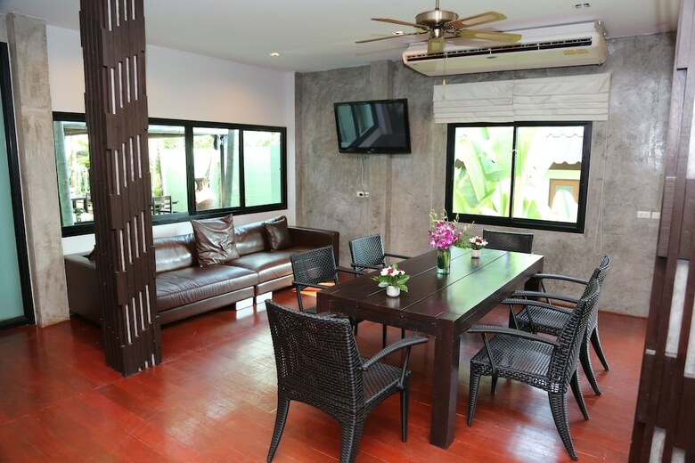 Hotel Cocoville Phuket Resort