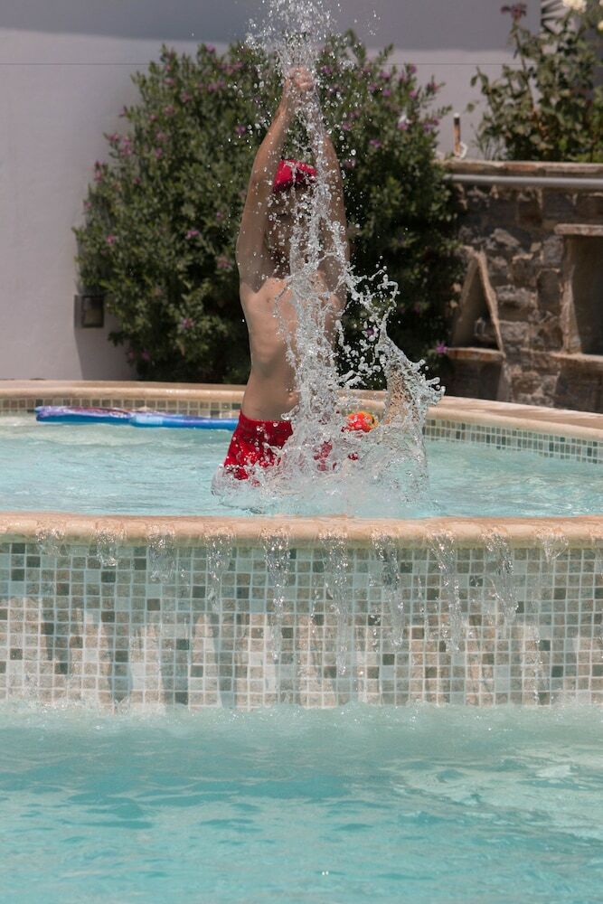 Liana Beach Hotel & Spa