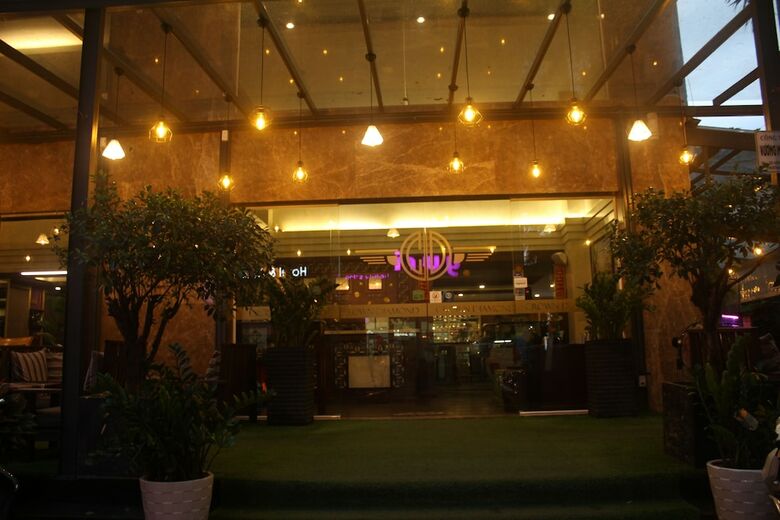 Crown Diamond Hotel