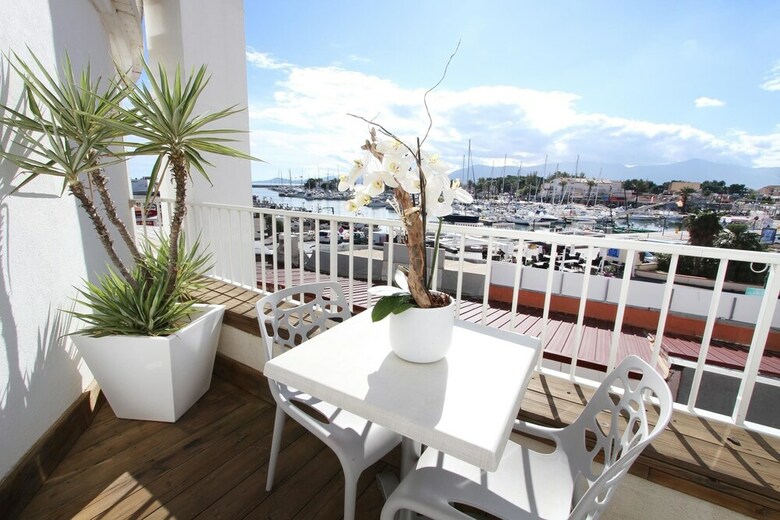 Bleu Mer Duplex Et Suites