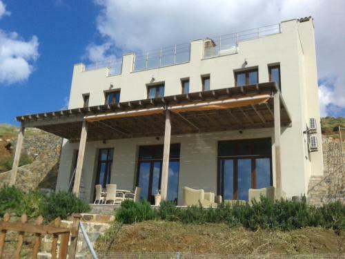 Villa Pomos Pantheon