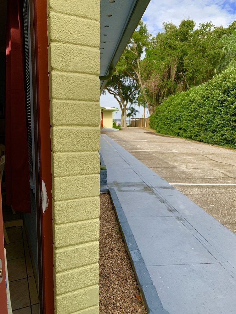 Motel Lakeside Inn And Cafe