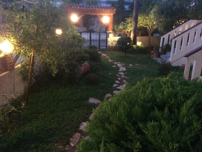 Apartamentos Nicolas Beach Guesthouse