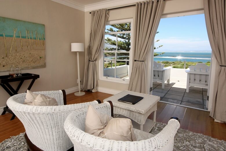 Hotel Ocean Eleven Guest House