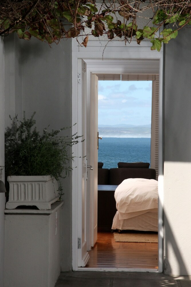 Hotel Ocean Eleven Guest House
