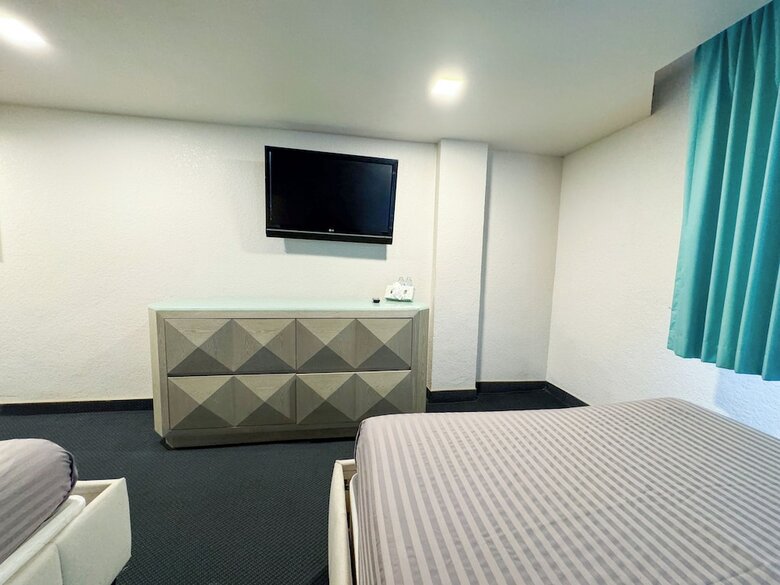 Hotel Corona Plaza