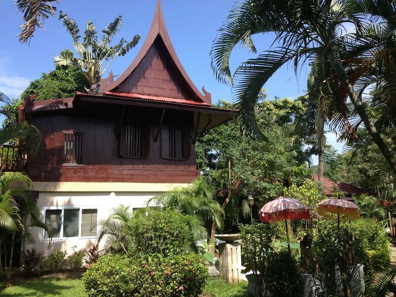 Ban Keaw Villas