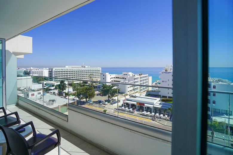 Melini Hotel Suites