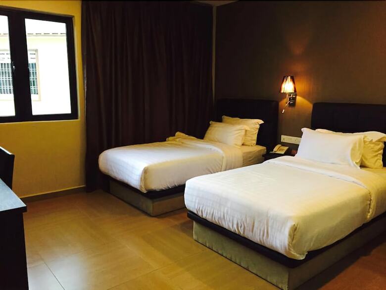 Gl Hotel