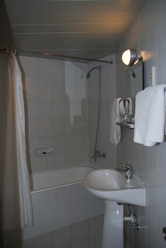 The Caravel Hotel