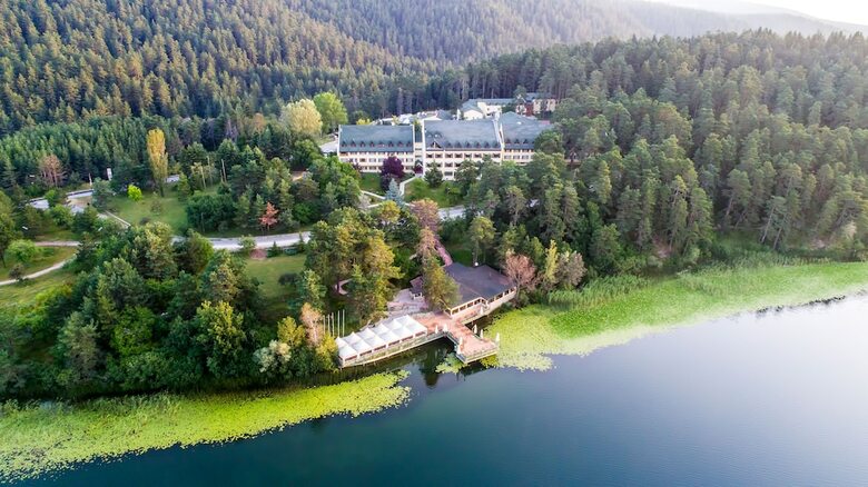 Hotel B�y�k Abant Oteli